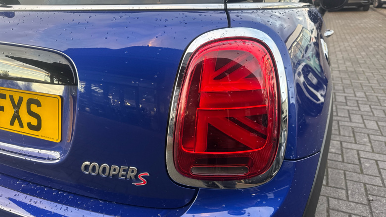 MINI Hatchback 2.0 Cooper S Sport II 3dr Petrol Hatchback